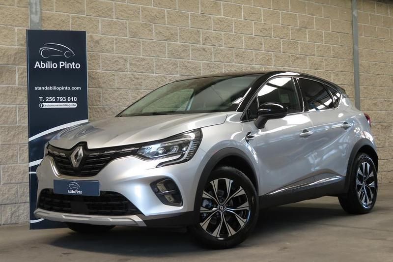 Cinza Usado 2023 Renault Captur Intens SUV | € 18.450 (Preço justo) - Imagem 1/4