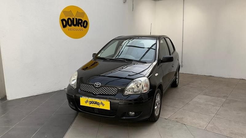 Preto Usado 2003 Toyota Yaris | € 3.990 (Preço justo) - Imagem 1/4