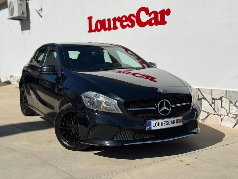Preto Usado 2017 Mercedes A180 StreetStyle Citadino | € 16.500 (Preço justo) - Imagem 1/4