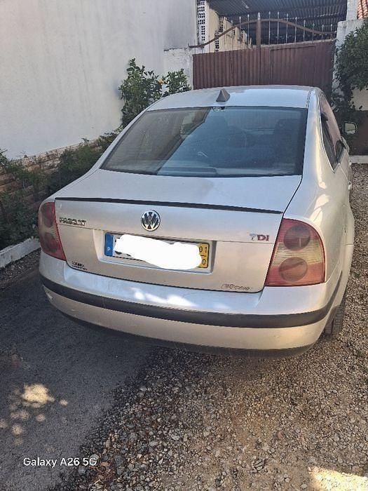 Usado 2001 VW Passat Sedan | € 2.750 (Bom preço) - Imagem 1/4