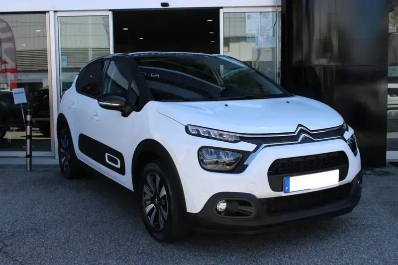 Branco Novo 2024 Citroën C3 PureTech Citadino | € 16.400 (Preço justo) - Imagem 1/4