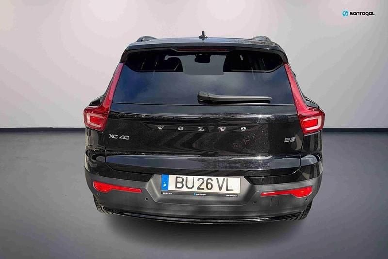 Usado Volvo XC40 Plus 163 HP (119 kW) 2025 Preto SUV