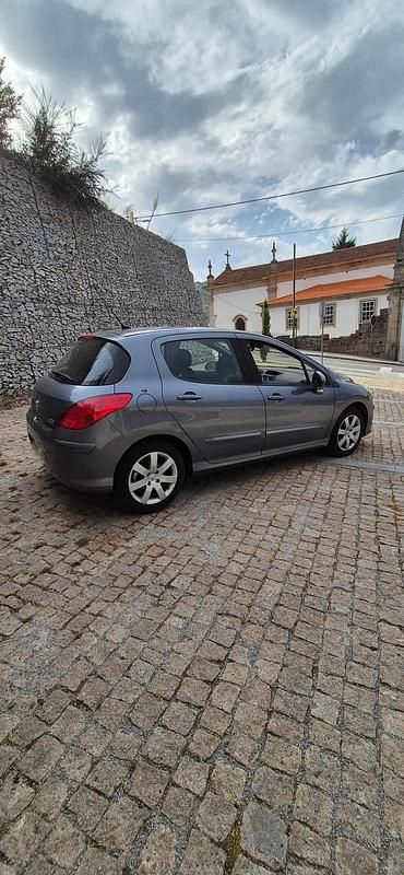 Cinzento Usado 2008 Peugeot 308 Citadino | € 4.850 (Preço justo) - Imagem 1/4
