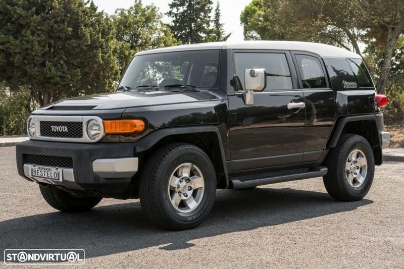 Vendido Toyota FJ Cruiser 4.0 VVTi V. Carros usados para venda