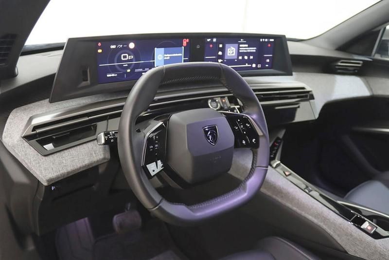 Usado Peugeot 5008 145 HP (106 kW) 2025 Azul SUV