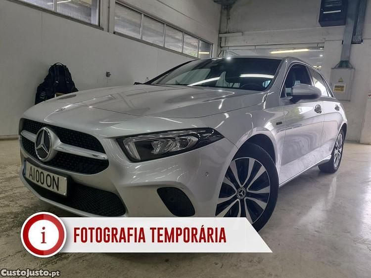 Cinza Usado 2021 Mercedes A250 Style Citadino | € 27.990 (Preço justo) - Imagem 1/1