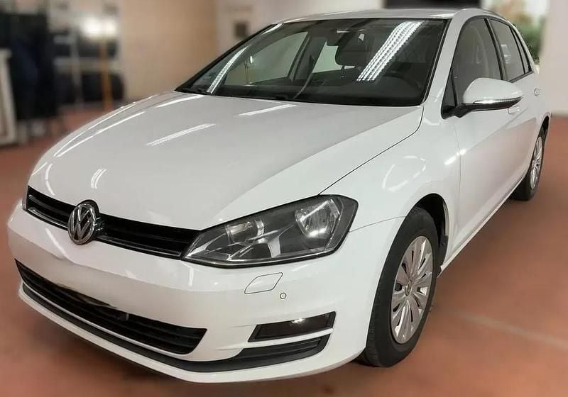 Branco Usado 2015 VW Golf VII Trendline Sedan | € 12.995 (Preço justo) - Imagem 1/4