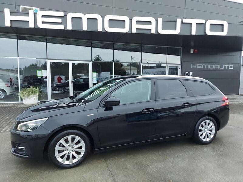 Preto Usado 2019 Peugeot 308 Style Carrinha | € 14.850 (Caro) - Imagem 1/4
