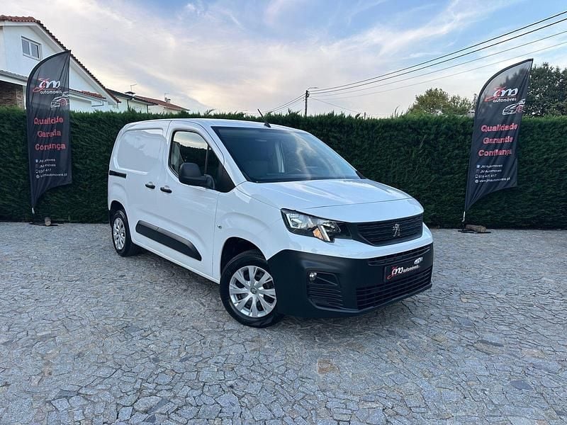 Branco Usado 2019 Peugeot Partner Premium Van | € 11.999 (Preço justo) - Imagem 1/4