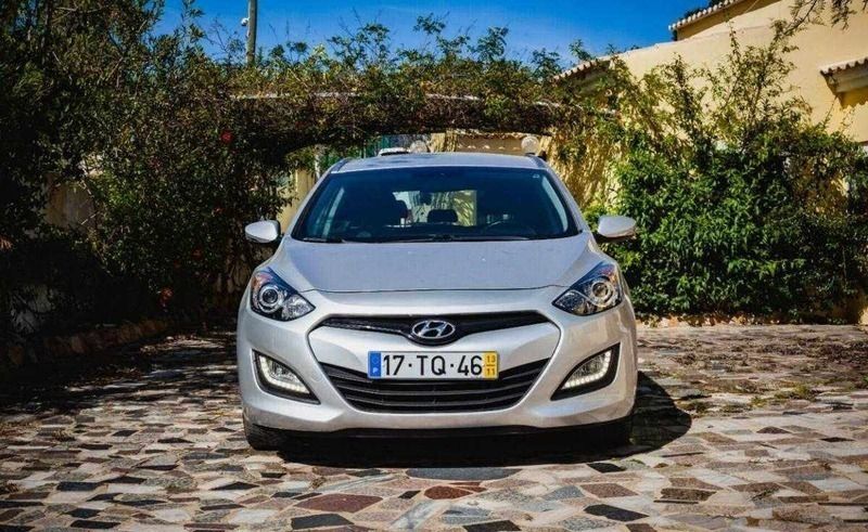 Cinzento Usado 2013 Hyundai i30 Comfort | € 12.500 (Caro) - Imagem 1/4