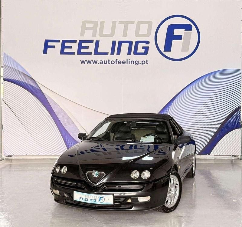 Usado Alfa Romeo Spider 155 HP (114 kW) 2000 Preto Cabrios