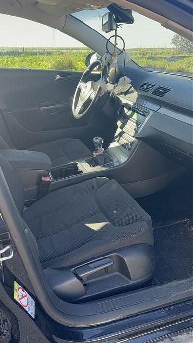 Usado VW Passat 105 HP (77 kW) 2010 Sedan
