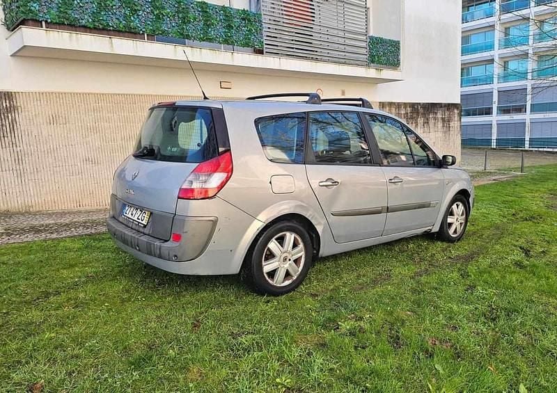 Cinzento Usado 2004 Renault Scénic Monovolume | € 2.990 (Preço justo) - Imagem 1/4