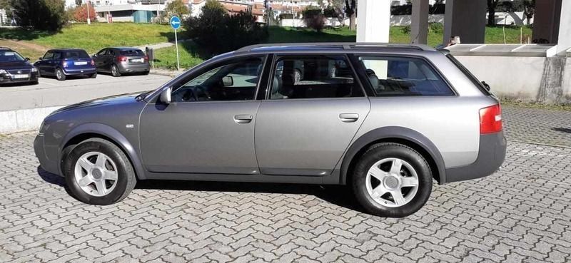 Cinzento Usado 2004 Audi A6 Carrinha | € 10.500 - Imagem 1/4