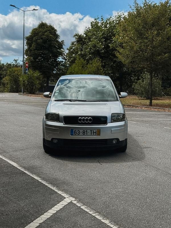 Cinzento Usado 2002 Audi A2 Citadino | € 4.999 - Imagem 1/4
