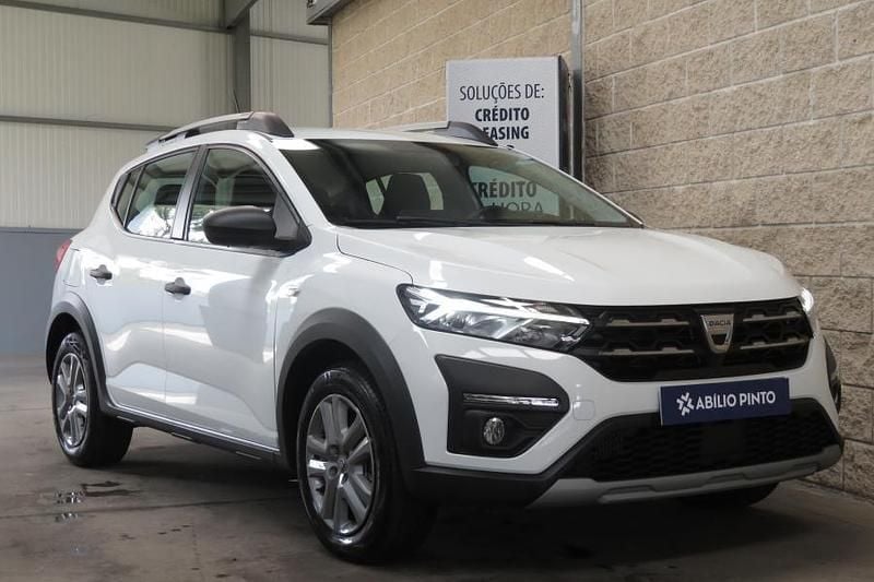 Usado Dacia Sandero Stepway 91 HP (66 kW) 2022 Branco SUV