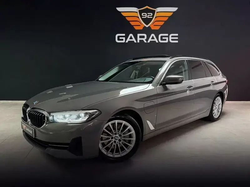 Cinzento Usado 2021 BMW 530e Luxury Line Carrinha | € 36.900 (Preço justo) - Imagem 1/4