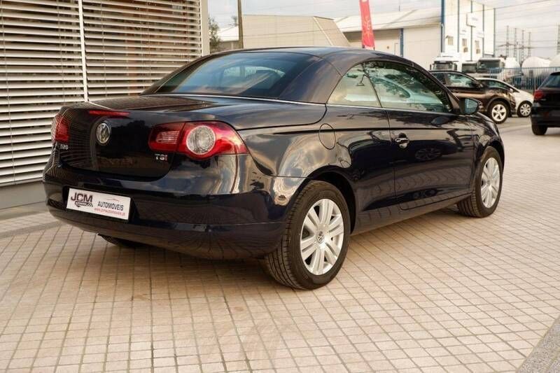 Usado VW Eos 122 HP (89 kW) 2008 Azul Cabrios