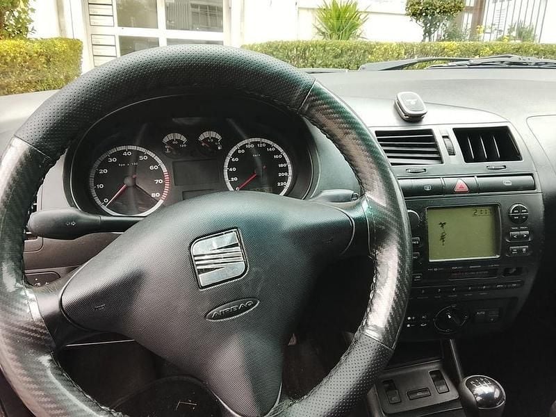 Usado 2001 Seat Ibiza Sedan | € 1.500 - Imagem 1/4