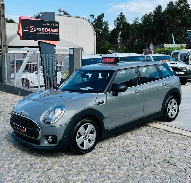 Cinzento Usado 2018 Mini Clubman Carrinha | € 18.850 (Preço elevado) - Imagem 1/4