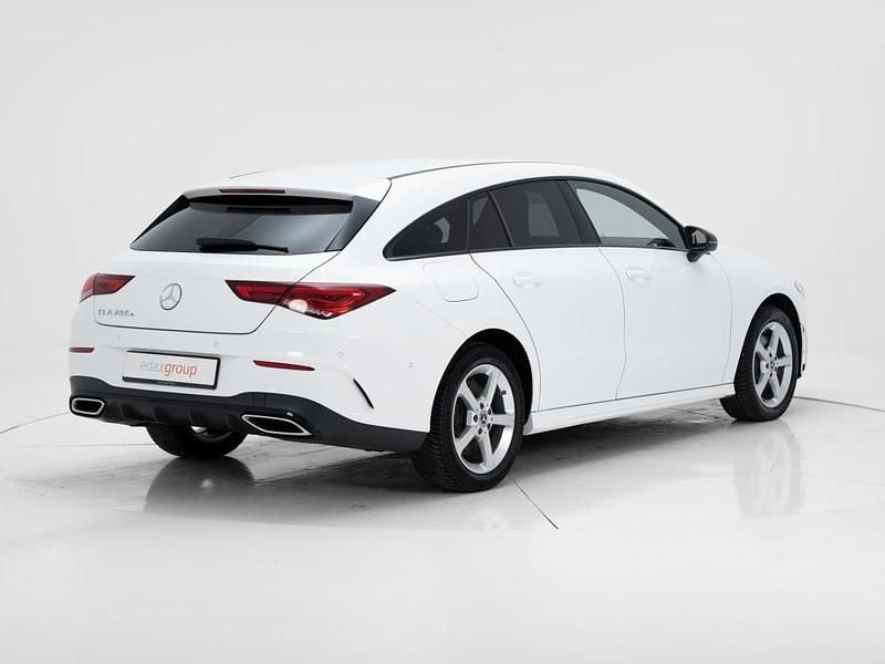 Usado Mercedes CLA250 Shooting Brake AMG line 160 HP (117 kW) 2022 Branco Carrinha
