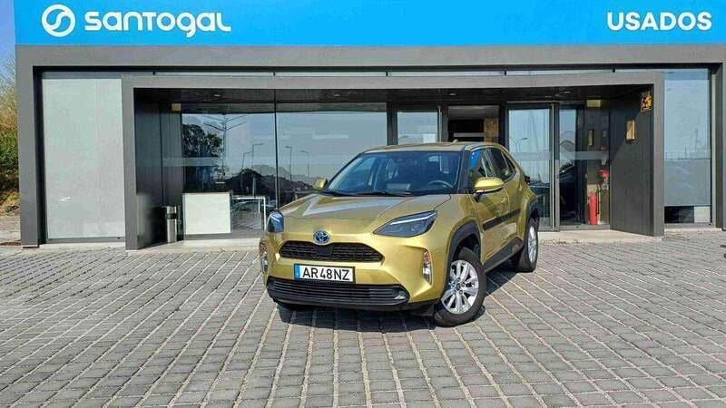Vermelho Usado 2022 Toyota Yaris Hybrid Comfort | € 23.990 (Preço justo) - Imagem 1/4