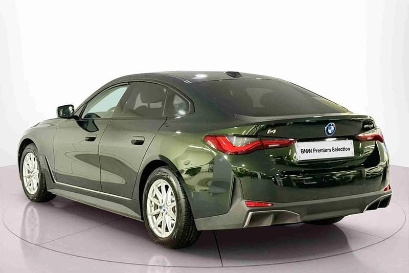 Usado BMW i4 Shadowline 250 kW (340 HP) 2023 Verde Sedan