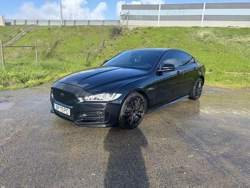 Usado 2016 Jaguar XE R-Sport Sedan | € 14.200 - Imagem 1/4