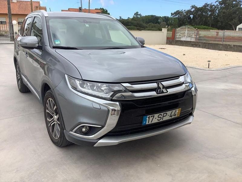 Usado 2017 Mitsubishi Outlander SUV | € 17.000 - Imagem 1/4