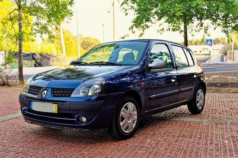 Usado 2001 Renault Clio II Sedan | € 2.490 (Preço justo) - Imagem 1/4