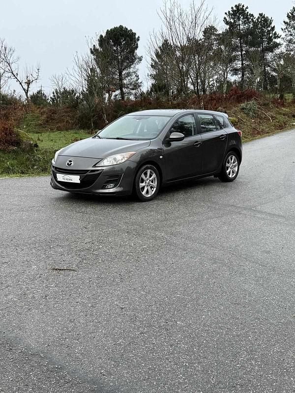 Usado Mazda 3 109 HP (80 kW) 2009 Cinzento Sedan