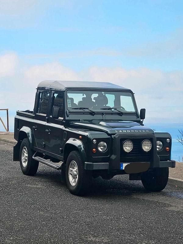 Usado Land Rover Defender 122 HP (89 kW) 2011 Verde Citadino
