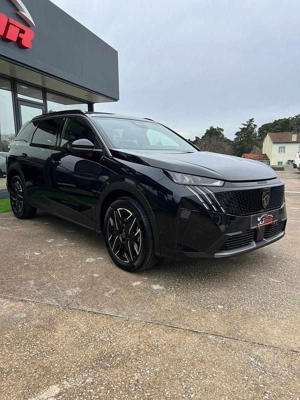 Usado Peugeot 5008 136 HP (100 kW) 2025 Preto SUV