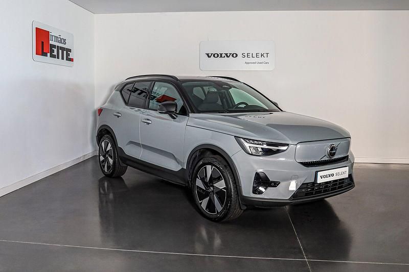 Cinzento Usado 2023 Volvo XC40 Plus SUV | € 49.900 (Caro) - Imagem 1/4