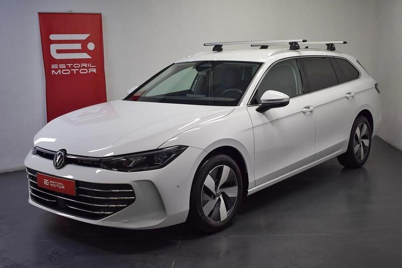 Branco Usado 2024 VW Passat | € 42.000 - Imagem 1/4