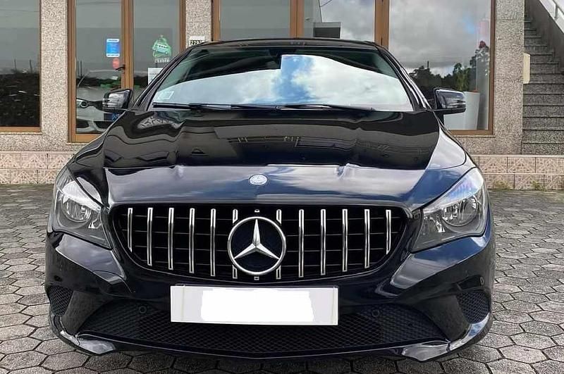 Preto Usado 2015 Mercedes CLA180 Sedan | € 17.500 (Preço justo) - Imagem 1/4