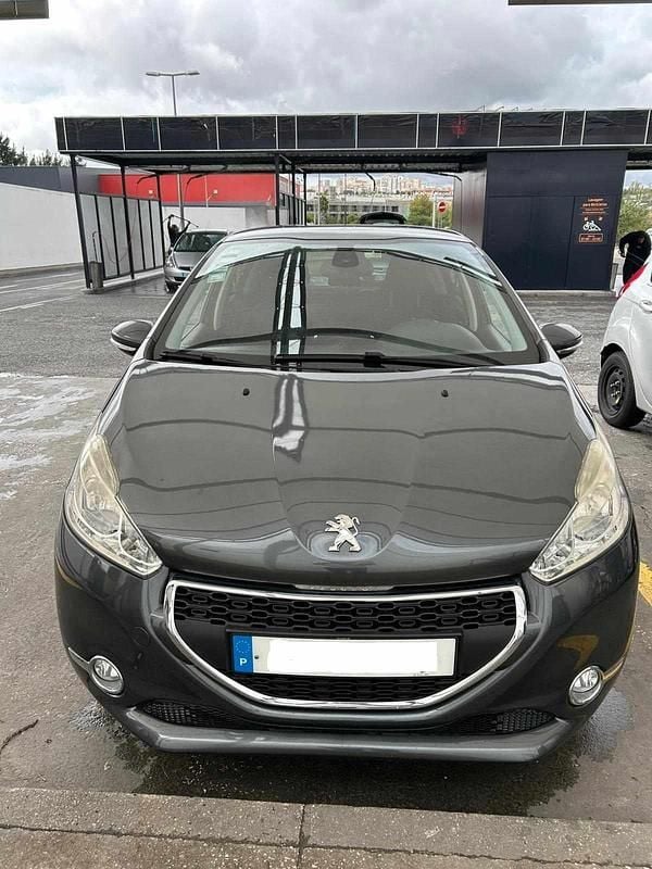 Usado Peugeot 208 82 HP (60 kW) 2015 Cinzento Citadino