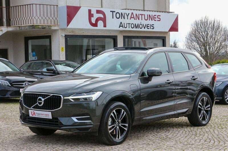 Cinzento Usado 2018 Volvo XC60 Momentum SUV | € 29.900 - Imagem 1/4