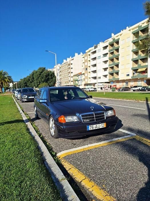 Usado 1998 Mercedes C180 Sedan | € 4.000 - Imagem 1/4