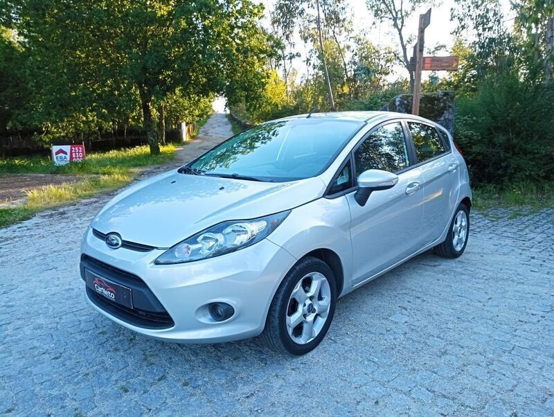 Usado Ford Fiesta Trend 60 HP (44 kW) 2009 Cinza Citadino