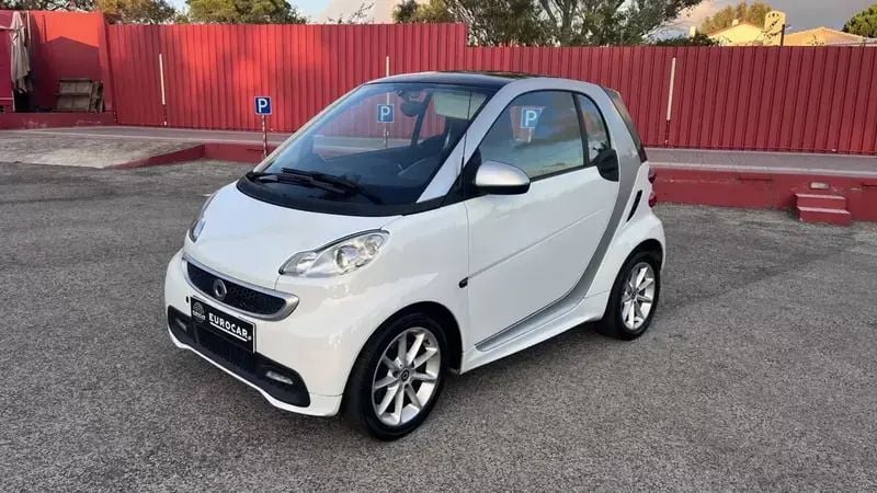 Branco Usado 2014 Smart ForTwo Coupé Passion Coupé | € 7.680 (Preço justo) - Imagem 1/4