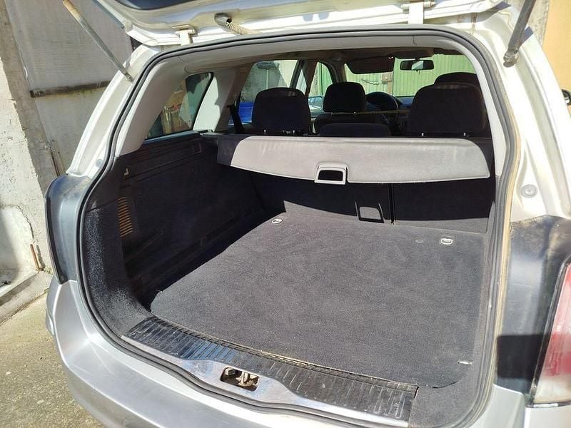 Usado Opel Astra 100 HP (73 kW) 2005 Sedan