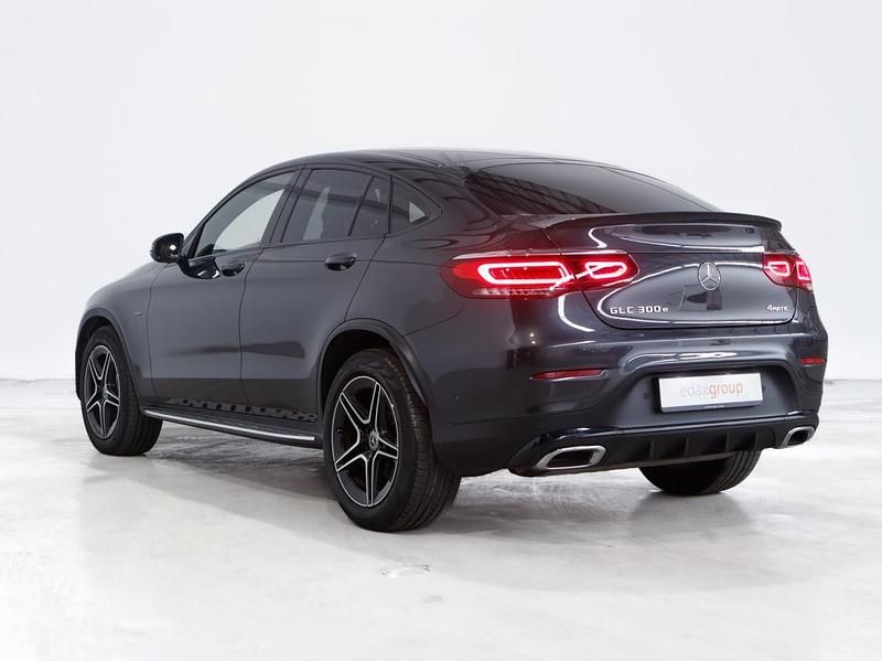 Usado Mercedes GLC300 320 HP (235 kW) 2021 Preto Coupé