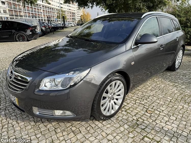 Cinza Usado 2011 Opel Insignia Cosmo Carrinha | € 8.490 - Imagem 1/1