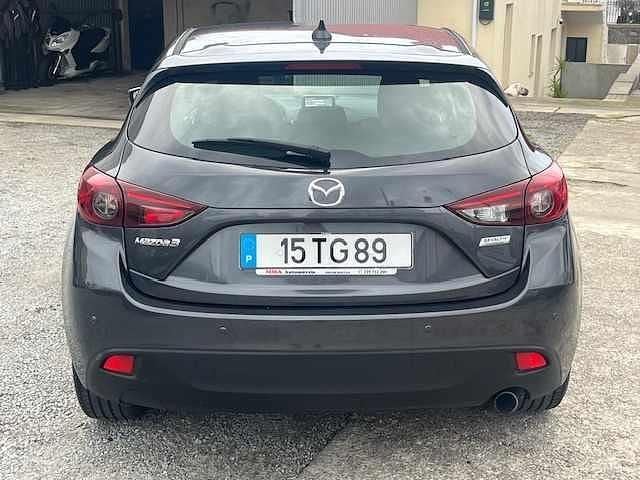 Usado Mazda 3 105 HP (77 kW) 2017 Cinzento Sedan