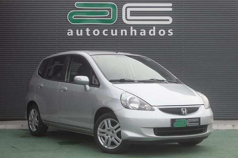 Cinza Usado 2005 Honda Jazz Citadino | € 3.500 (Bom preço) - Imagem 1/4