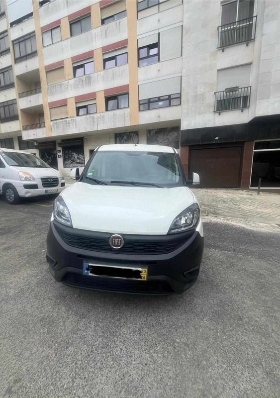 Branco Usado 2020 Fiat Doblò Monovolume | € 10.590 (Super Preço) - Imagem 1/4