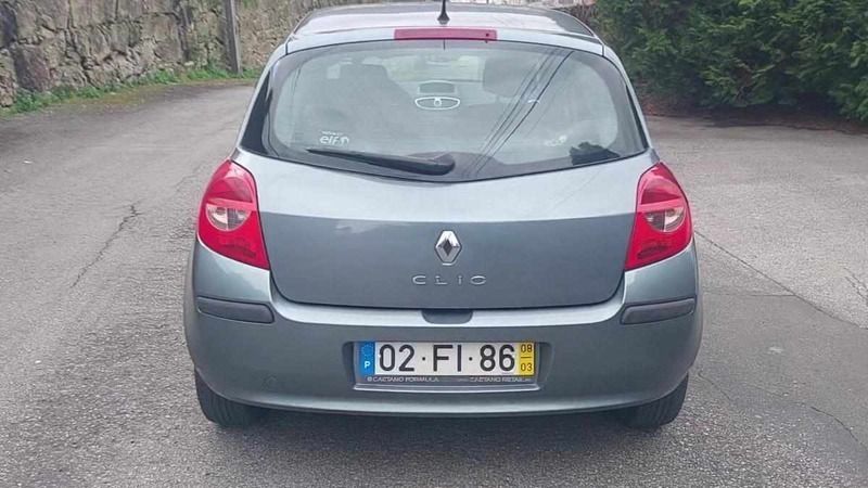 Azul Usado 2008 Renault Clio II Citadino | € 3.950 (Preço justo) - Imagem 1/4