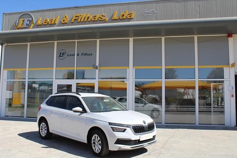 Branco Usado 2023 Skoda Kamiq Ambition SUV | € 20.490 - Imagem 1/4