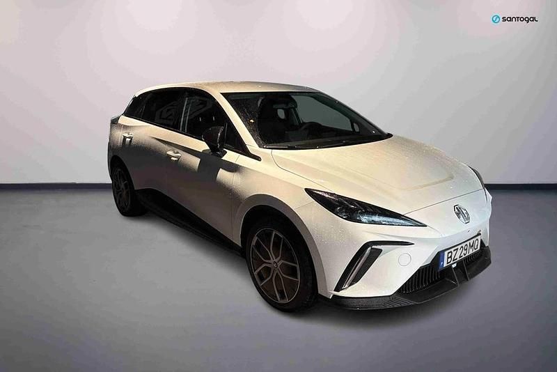 Usado MG MG4 EV Luxury 150 kW (204 HP) 2025 Branco Citadino